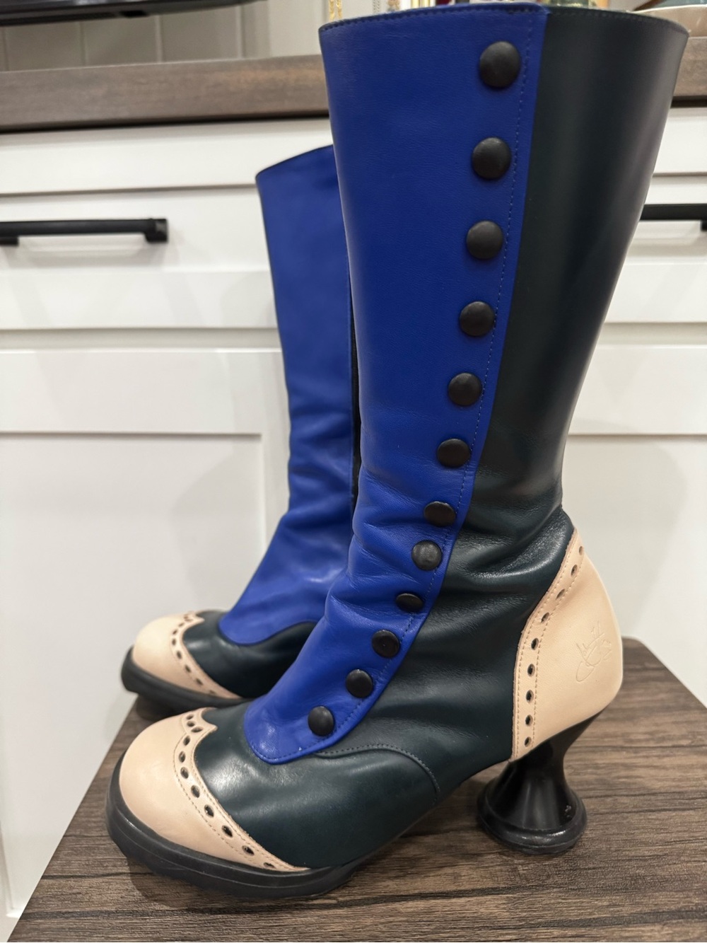 FLuevog Babycakes EUC size 7.5